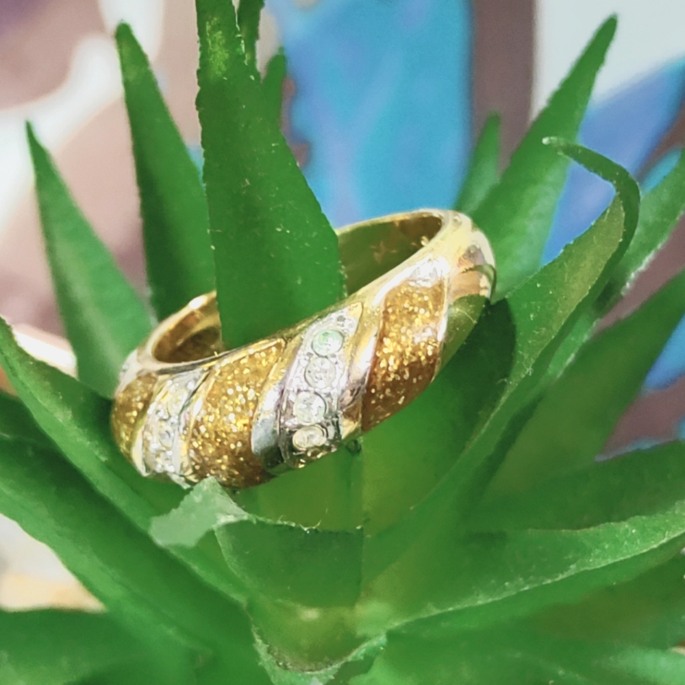 Women's ring